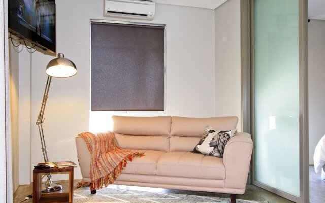 Suite 9 The Village