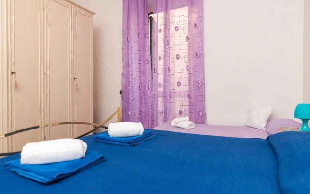 Bed in Art - Termini - Coliseum Apartments for Rent in Rome