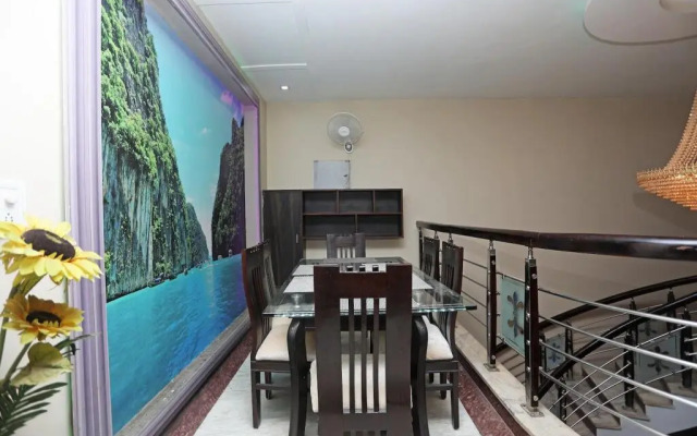 FabHotel Queen Palace by OYO Rooms