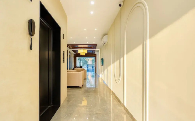 Travinities Hotel Avni Palace