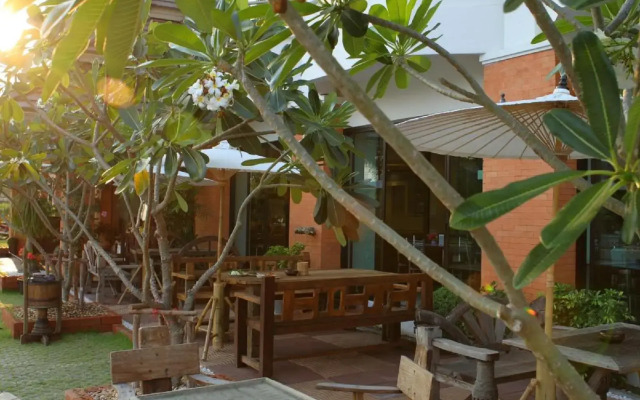 Asia Hotels Group - Poonpetch Chiangmai