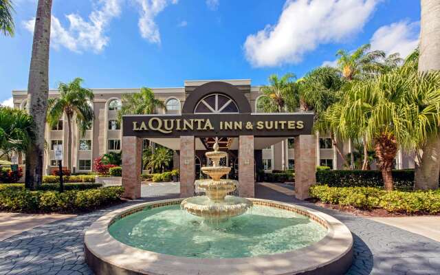 La Quinta Inn & Suites by Wyndham Coral Springs South