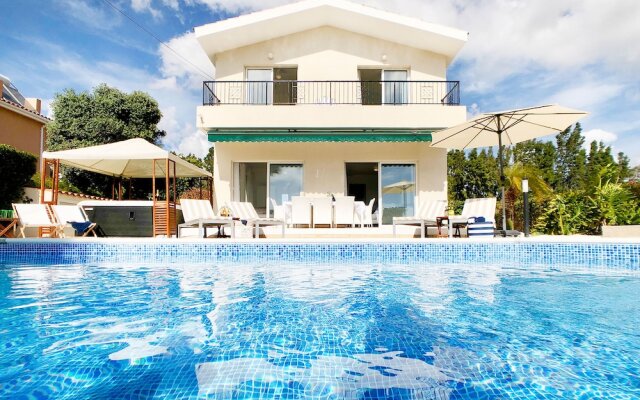 Villa Silverline