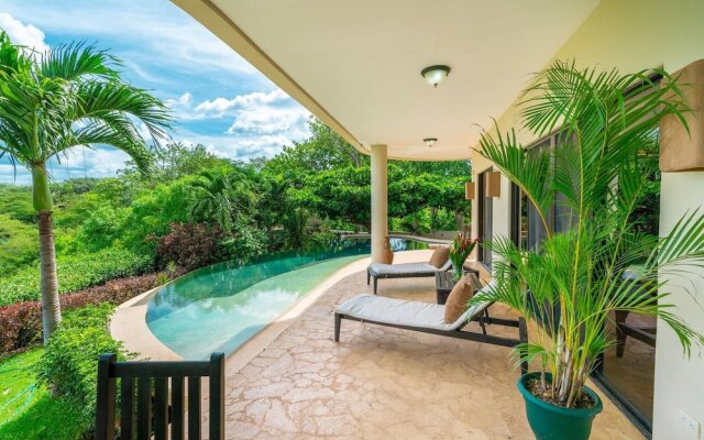 Hacienda-style Villa With Pool and Sweeping Ocean Views Above Potrero