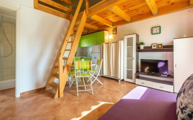 Beautiful Apartment in Vir With Wifi