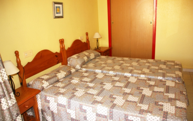 Apartamentos Playa Romana 3000