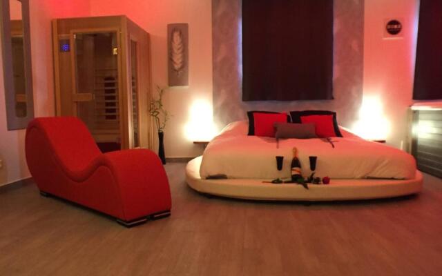 Suite Cupidon- Domaine des trois châteaux