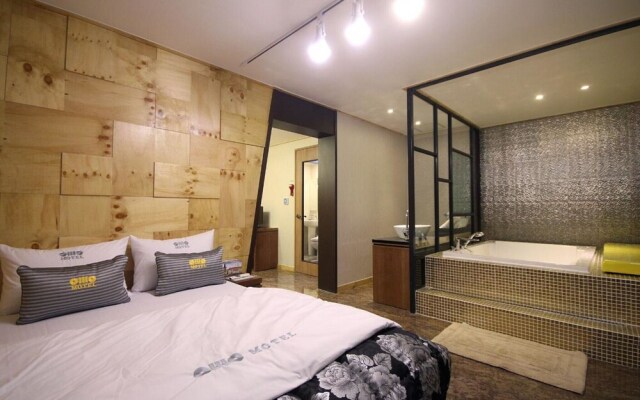OHHO Hotel