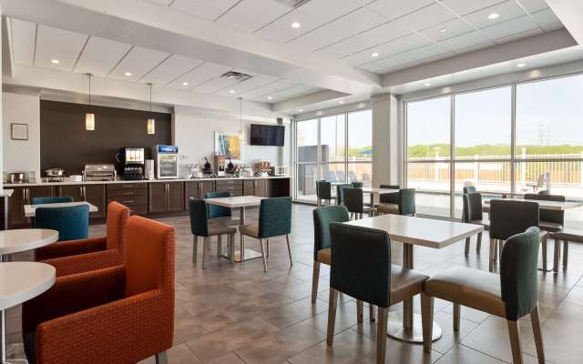 Best Western Plus Roland Inn & Suites