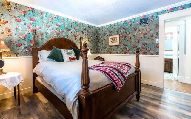 Secret Garden Bed & Breakfast