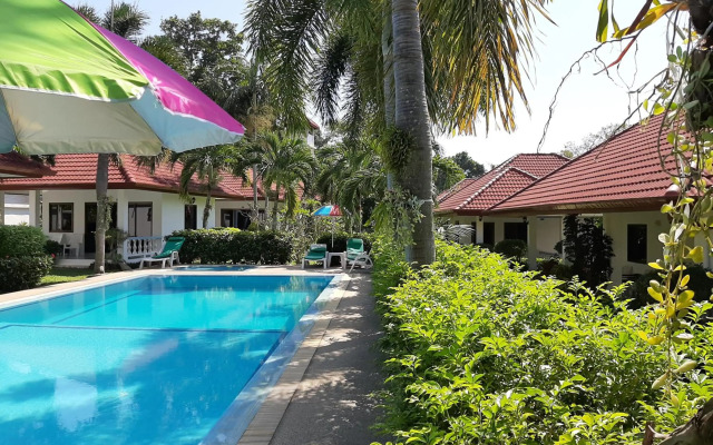 Smile House & Pool