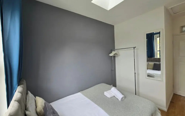 Cozy 4 Bedroom House in the Heart of Brixton