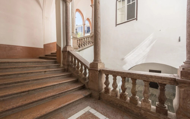 Casa degli Affreschi Palazzo Lungarini