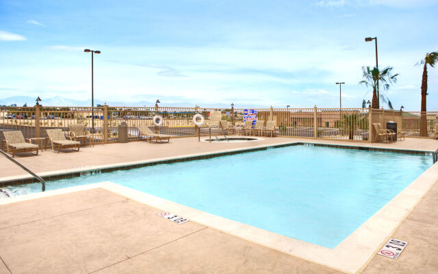 Hampton Inn & Suites Ridgecrest