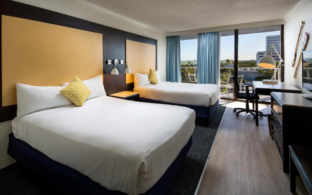 Bay Harbor Hotel