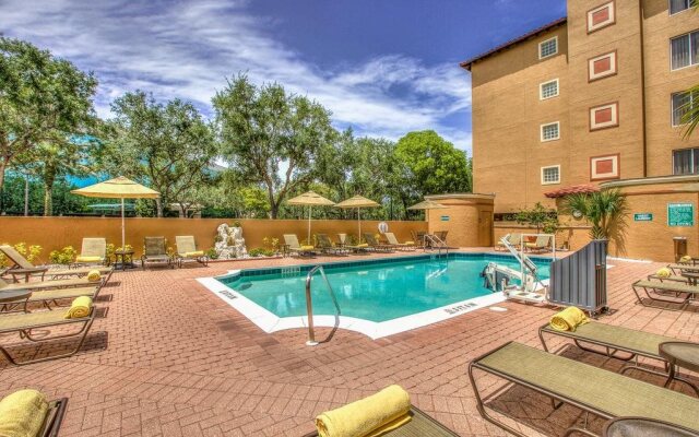 Inn of Naples, Tapestry Collection by Hilton