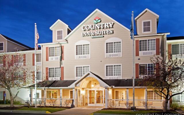 Country Inn & Suites by Radisson, Springfield, OH