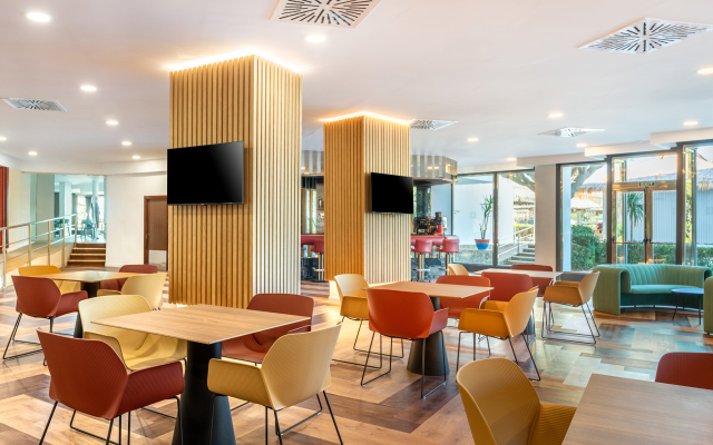 Vibra Beverly Playa Hotel