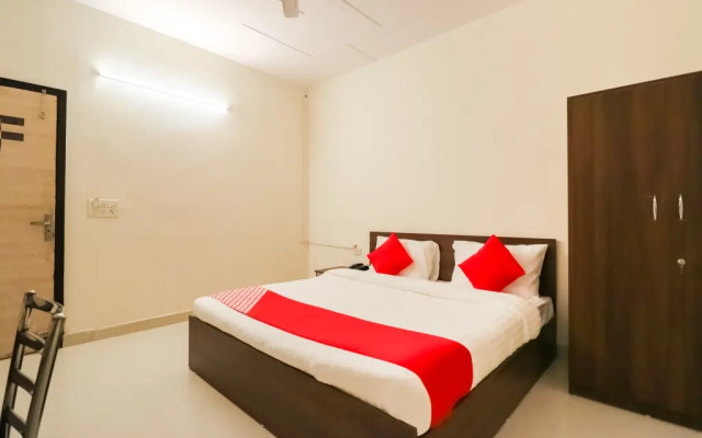 OYO Flagship 80101 Mohit Plaza