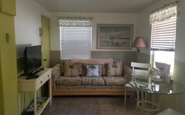 Tropical Bay Inn Motel