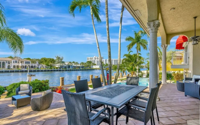 Serenity Villa Water Front