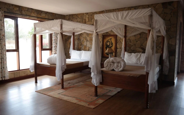 Enyati Lodge
