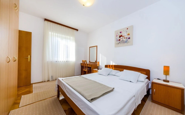 Petin - 5m From the sea - A2