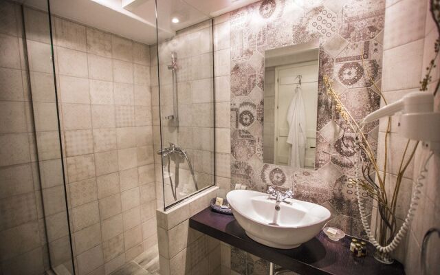 Tholaria Boutique Hotel