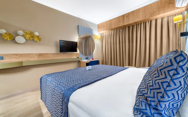 Numa Port Hotel