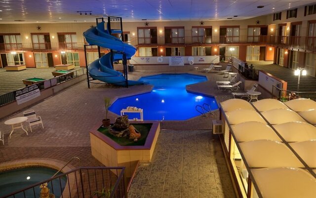 Flipper's Holiday Village