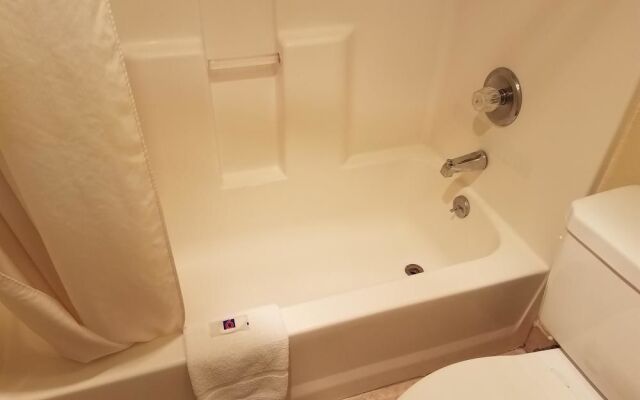 Oyo Townhouse Dodge City Ks