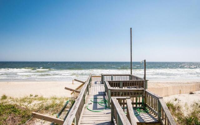 Beach Barracks by Oak Island Accommodations