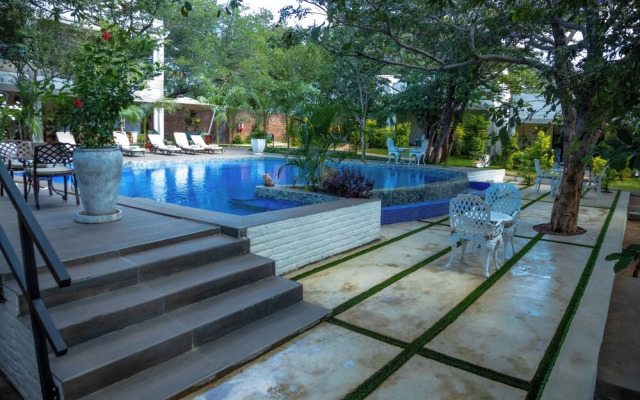 Kasambabezi Lodge