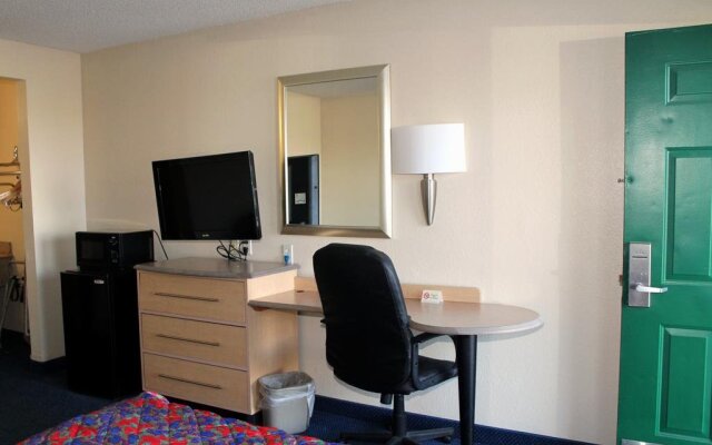 Q Lodging Motel