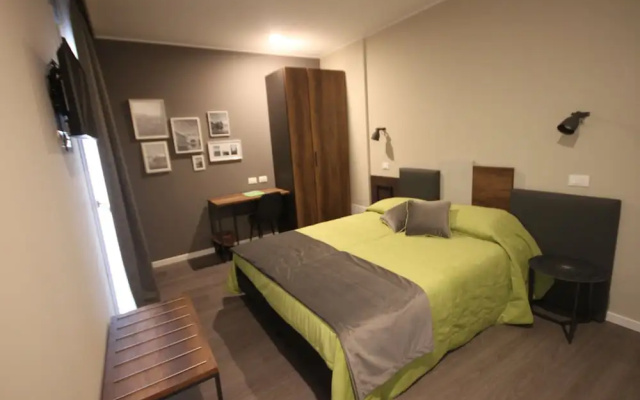 Pove 2.4 Hotel