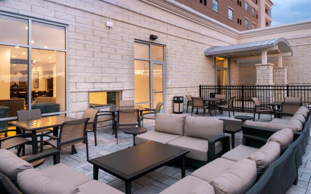 Holiday Inn Hotel & Suites Farmington Hills - Detroit NW, an IHG Hotel