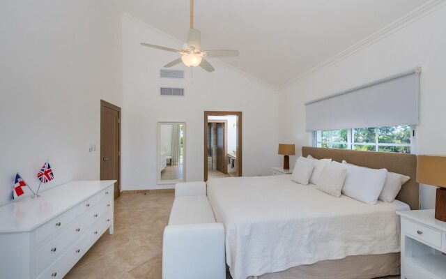 Beautiful 5-BDR 2 levels villa for rent