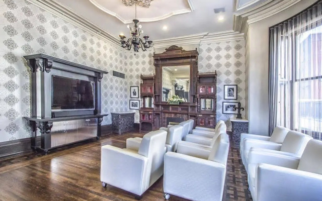 DelSuites James Cooper Mansion