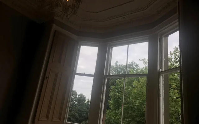 Luxurious 3-bed Apartment in Conservation Area