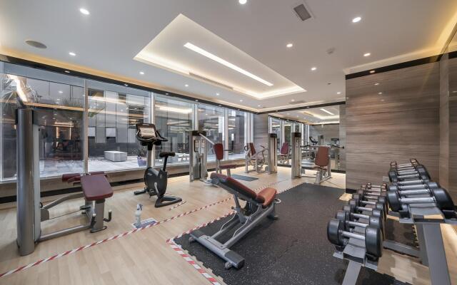 Elegant Studio w/work space and views DAMAC