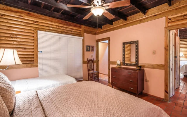 Cozy Villa Close to the Rive in Arroyo Frio