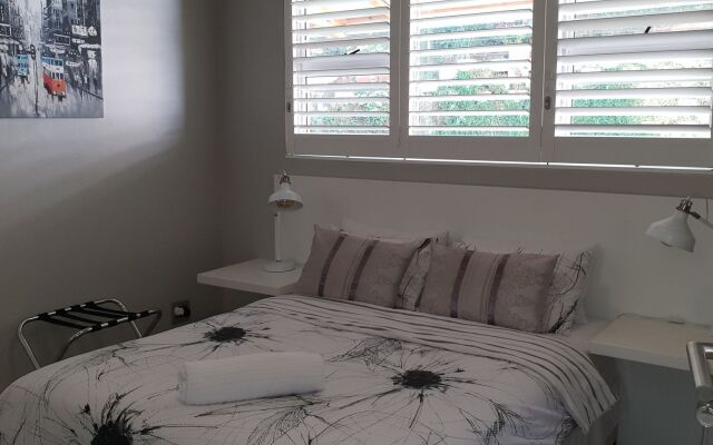 Umhlanga Lodge -No children