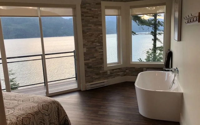 The Lodge on Harrison Lake