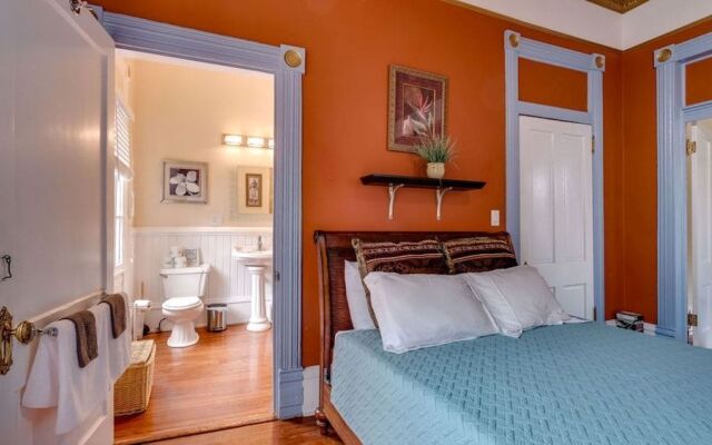 Forsyth Park 2 Bedroom Beauty