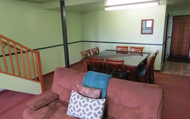 Pohutu Lodge Motel