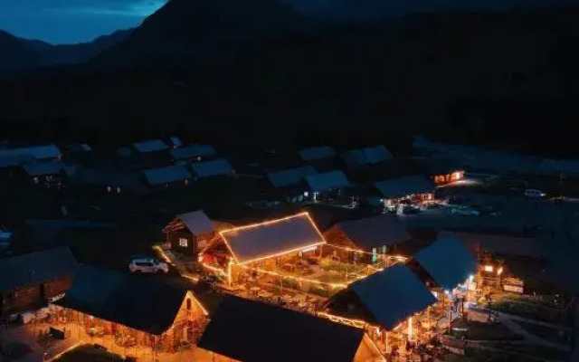 Hemu Open to the Mountain Homestay