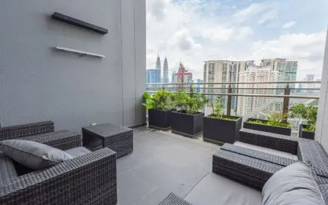 Expressionz Professional KLCC Suites BY EC