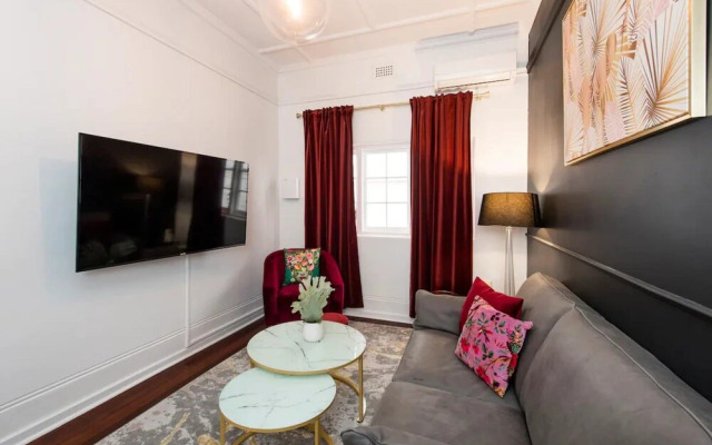 The 1920s - 'the Golden Palm' Suite Apartment