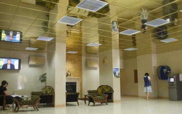Hotel Mir