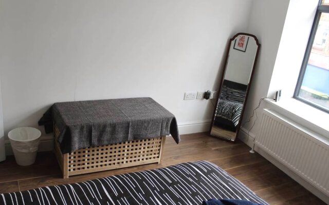 Zone 1 Hoxton 2 Bedroom Flat